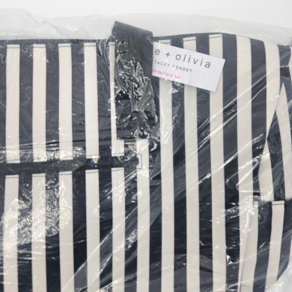 Alice & Olivia By‎ Stacey Bendet Black & White Striped Duffel Bag NWT - Picture 8 of 8